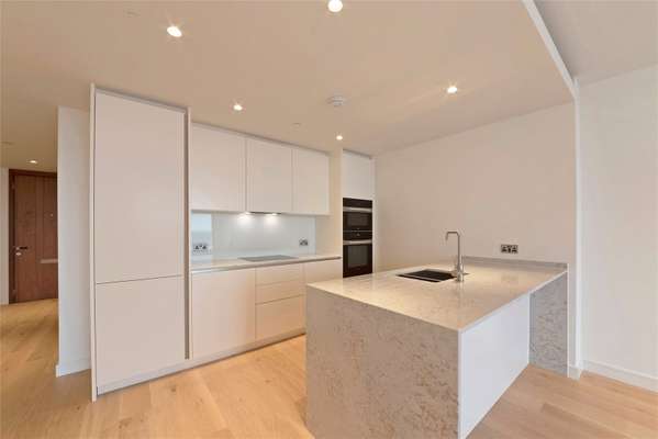 Flat Hale Street in Greater London