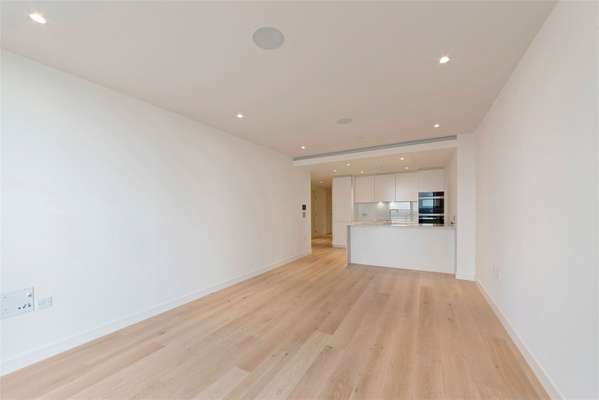 Flat Hale Street in Greater London
