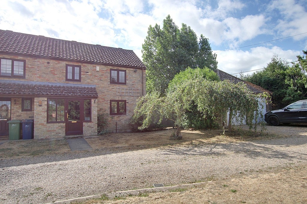 House Sixteen Foot Bank in Fenland District