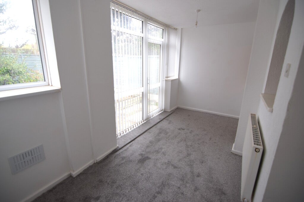 Flat York Avenue in Borough of Wyre