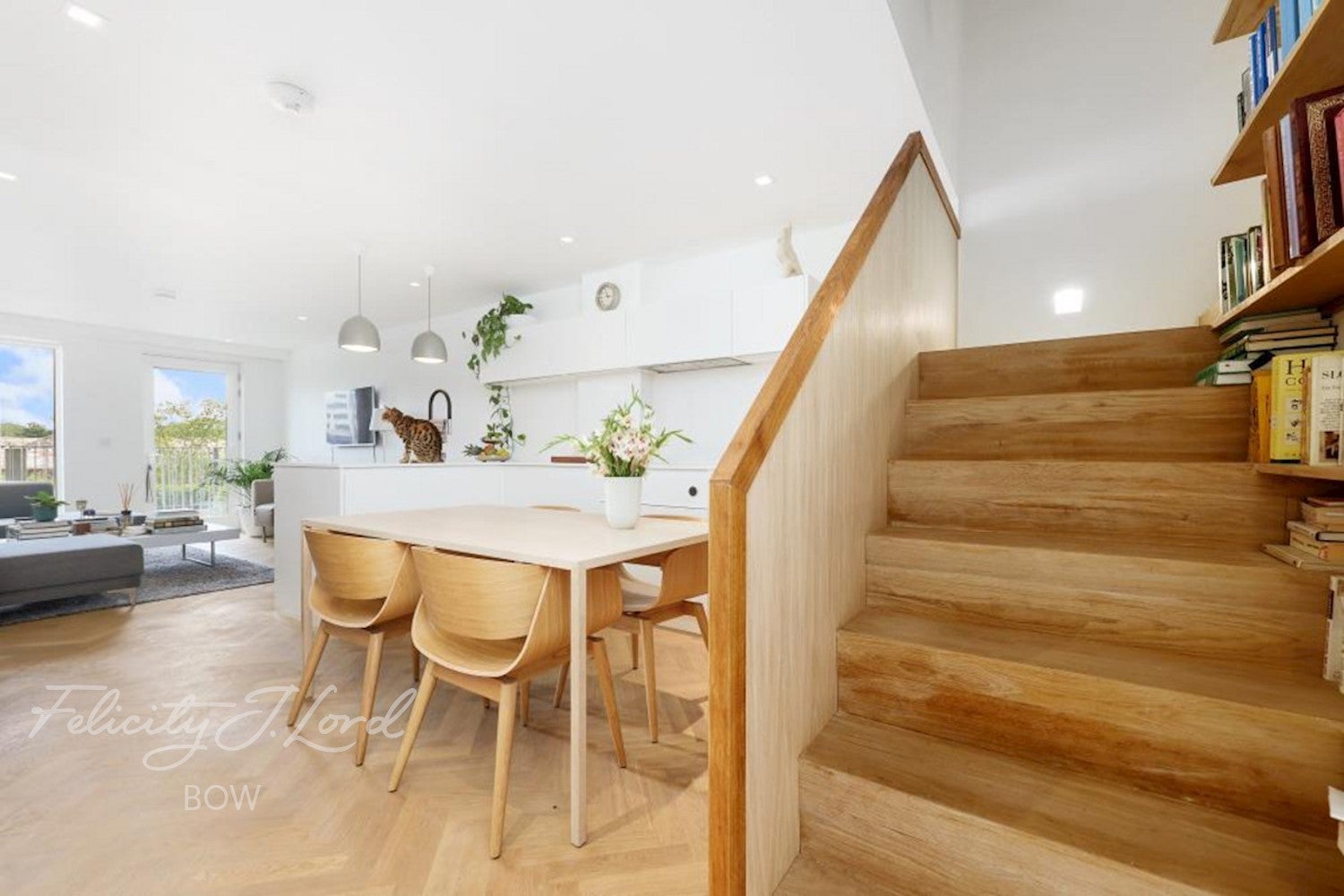 Flat Anderson Square in Greater London