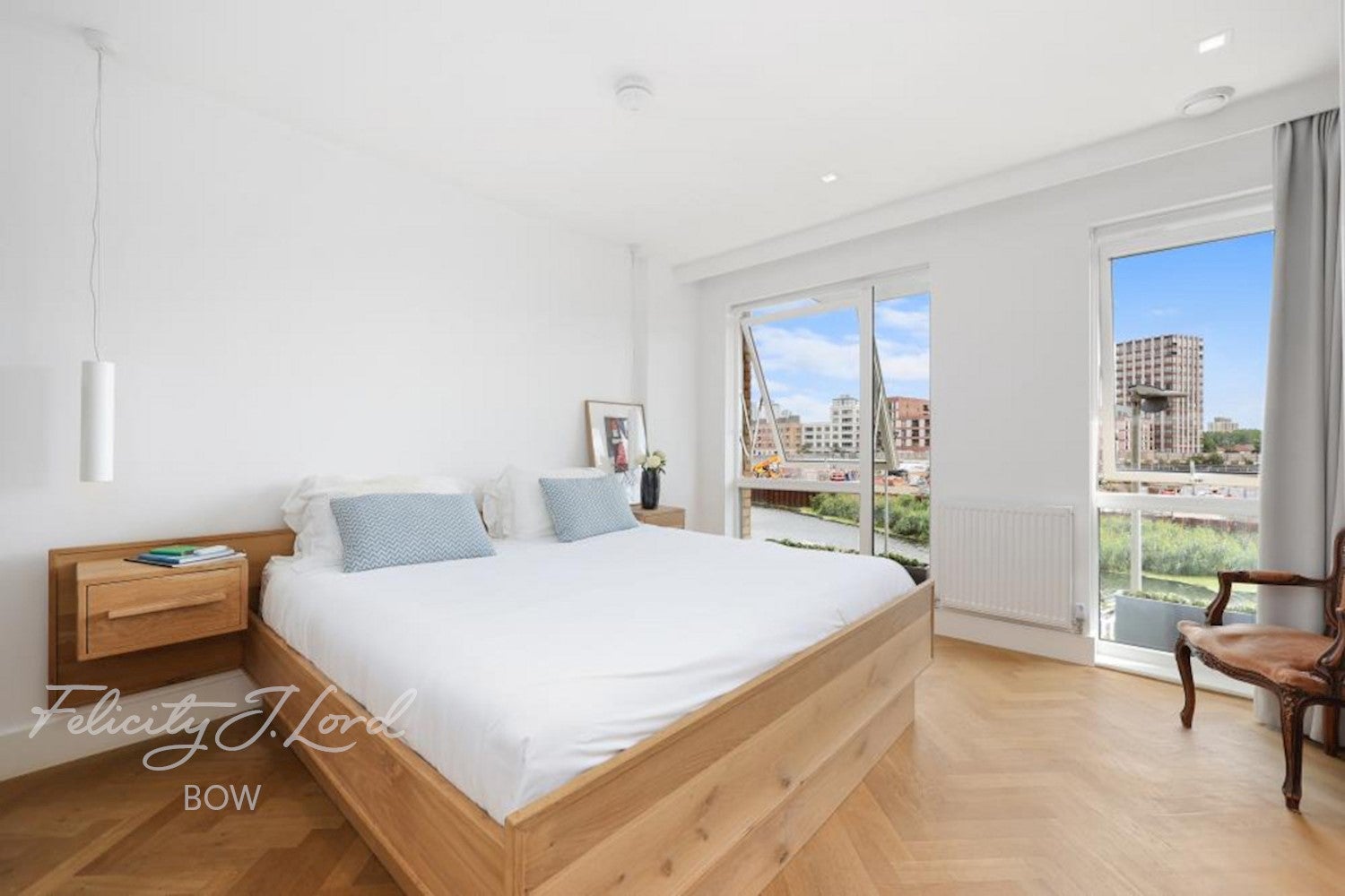 Flat Anderson Square in Greater London