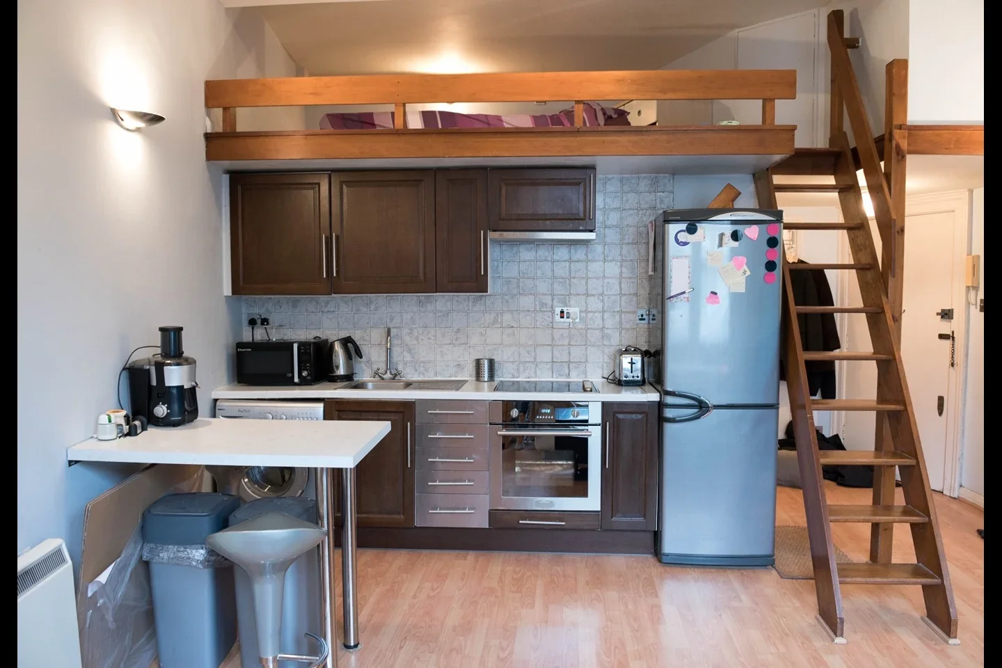 Flat Holyport Road in Greater London