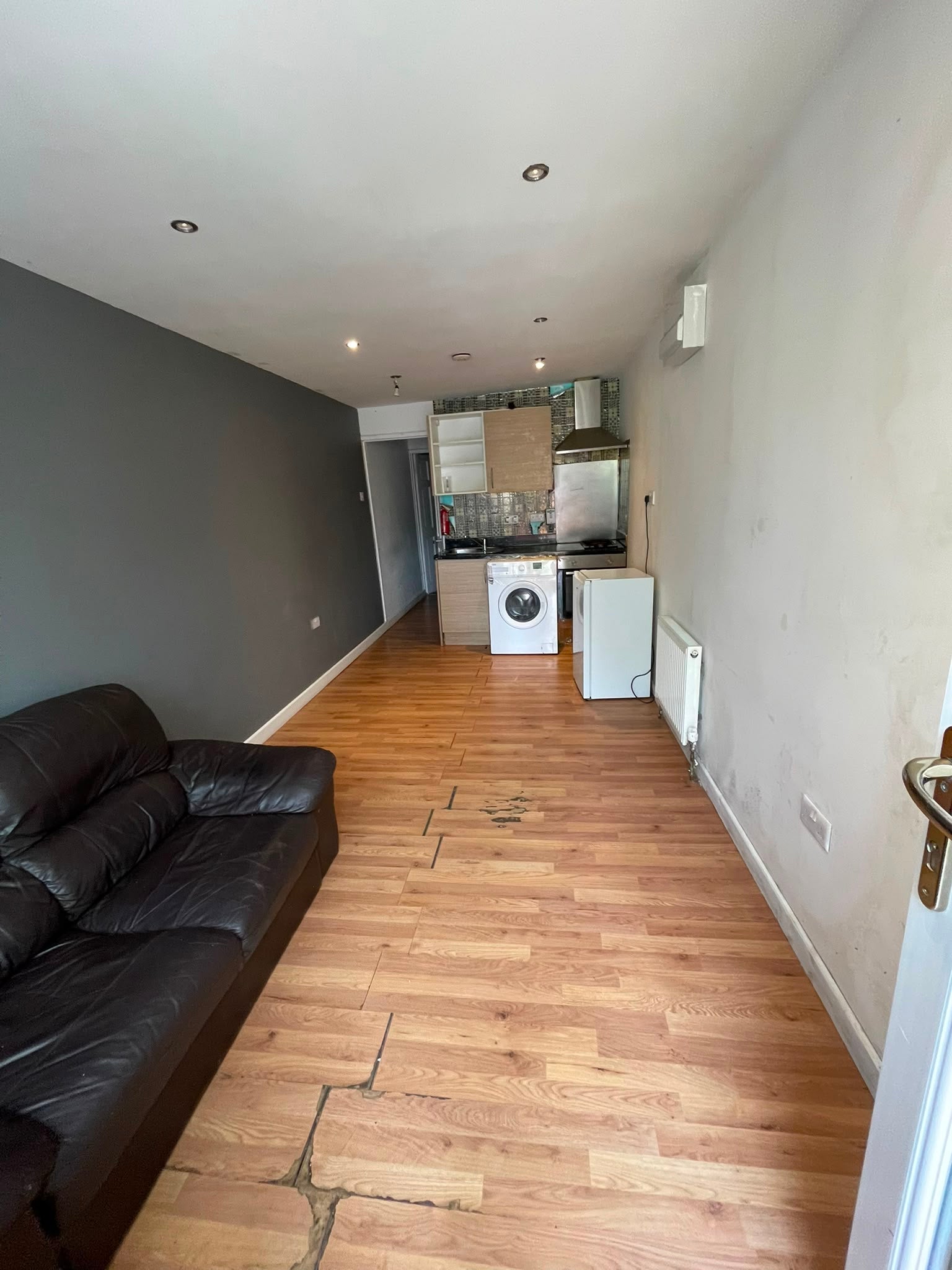 Flat Gloucester Road in Bristol