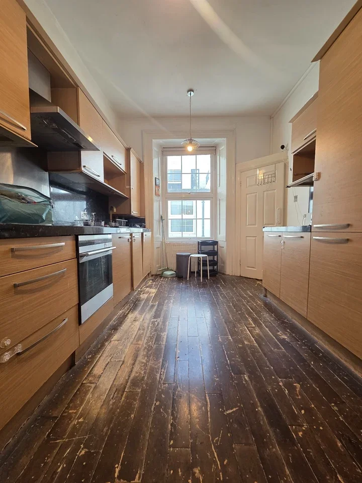 Flat Sussex Gardens in City of Westminster