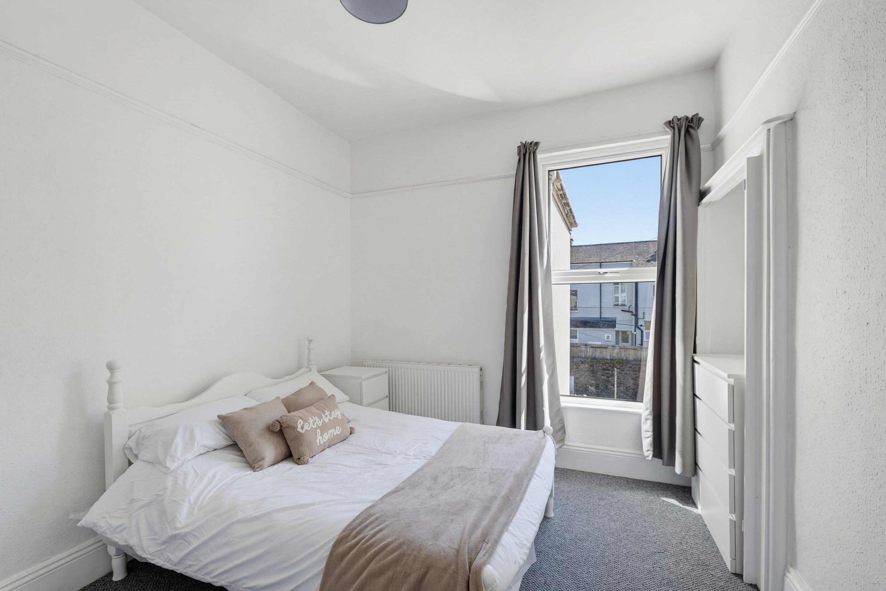 Room Beaumont Road in Plymouth