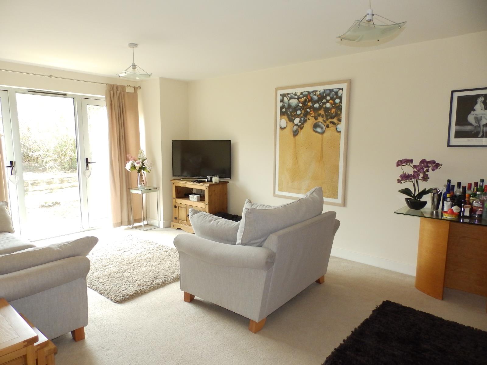 Flat Hawksworth Road in Leeds