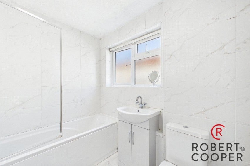 Flat Dollis Crescent in Greater London