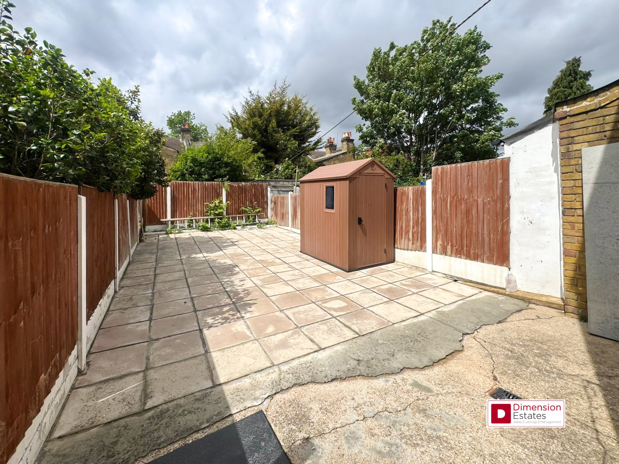 House Lindley Road in Greater London
