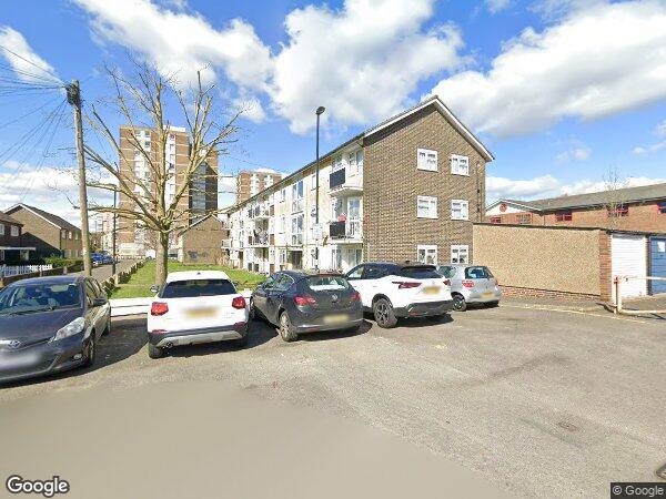 Flat Pridham Road in Greater London