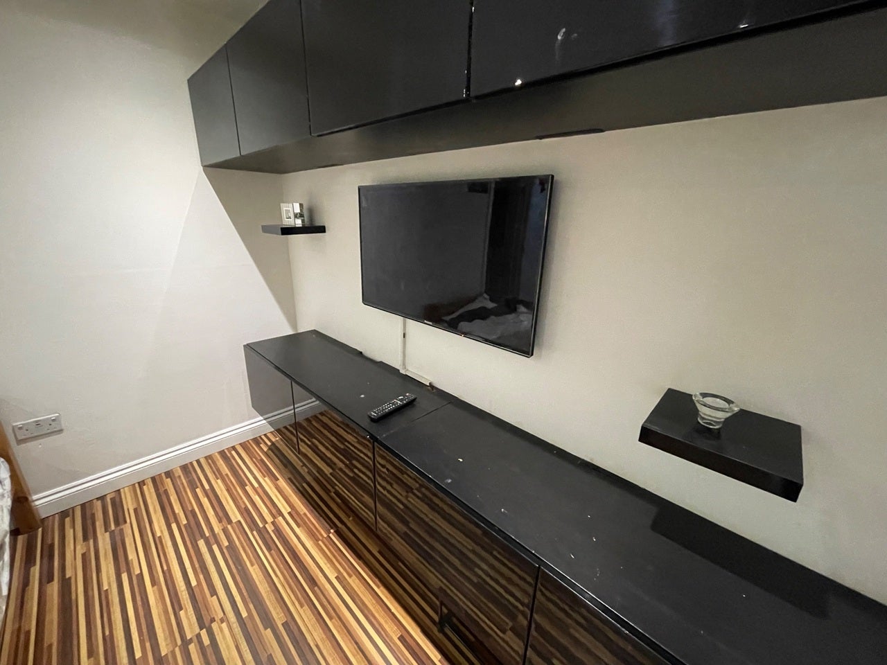 Room Clarendon Road in Greater London