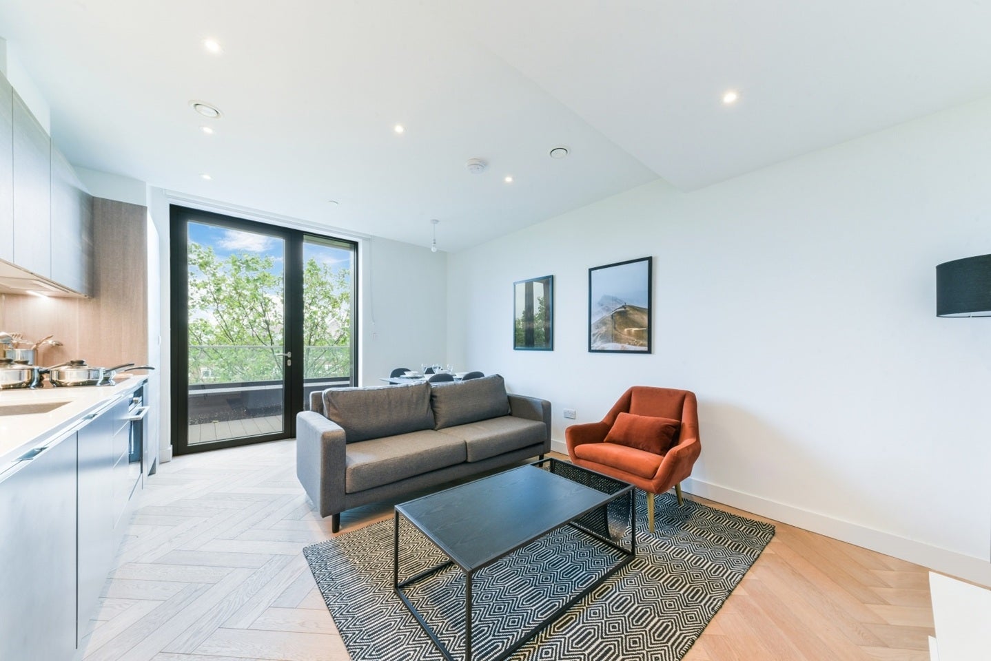 Flat Scawfell Street in Greater London