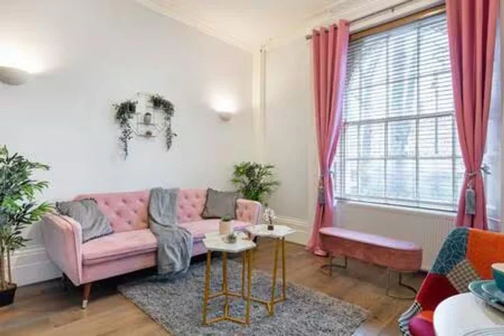 Flat Regent Square in Greater London