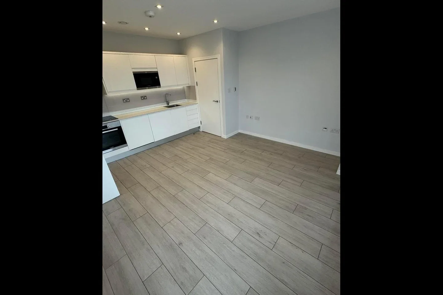 Flat High Road Wembley in Greater London