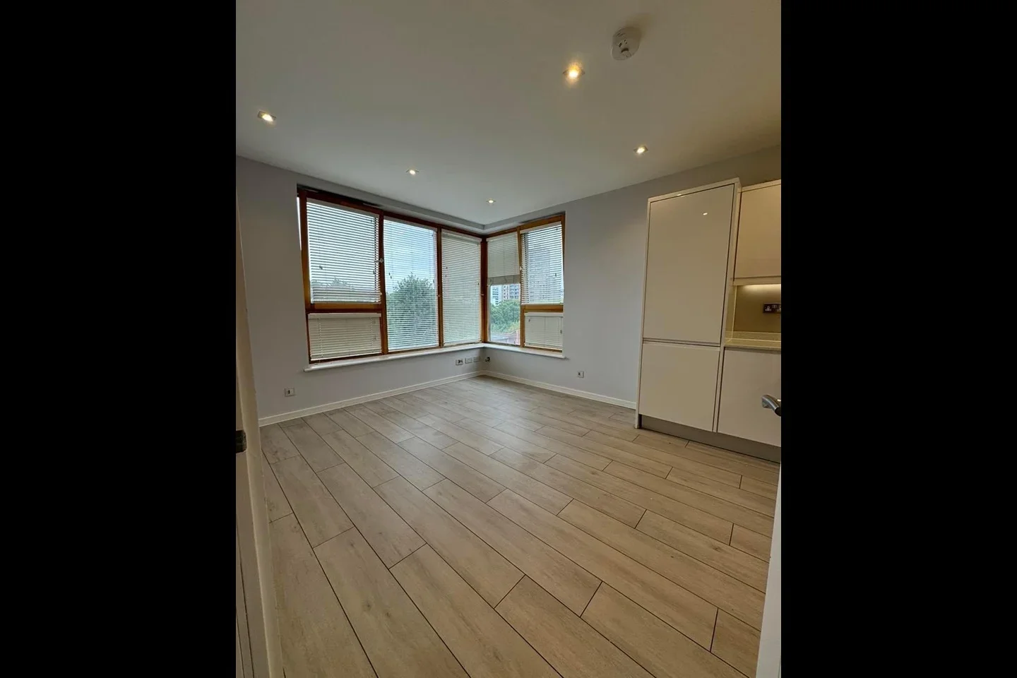 Flat High Road Wembley in Greater London