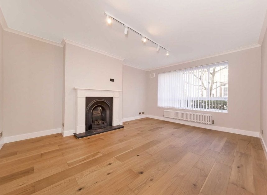 Flat Lansdowne Mews in Greater London
