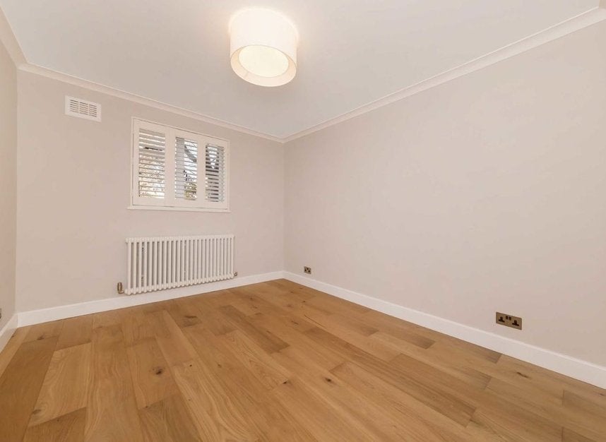 Flat Lansdowne Mews in Greater London