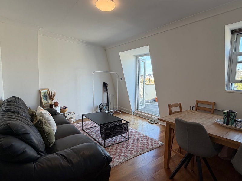 Room Milson Road in Greater London