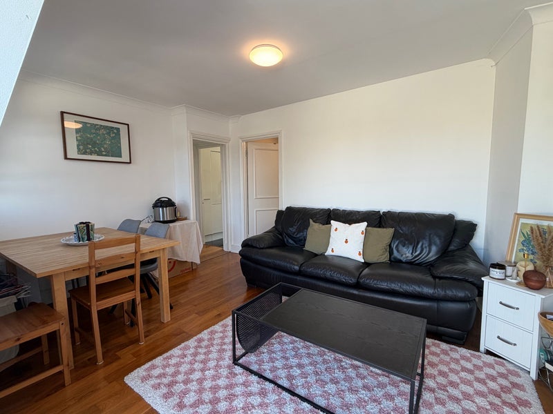 Room Milson Road in Greater London