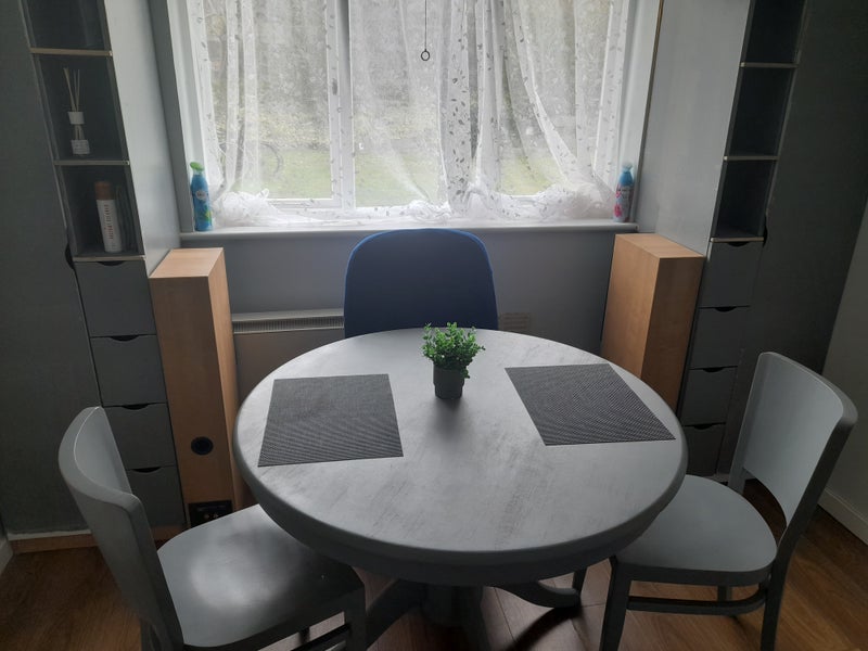 Flat Gandhi Close in Greater London