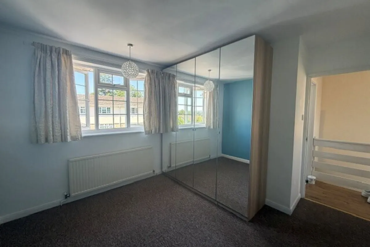 House Curzon Close in Calne