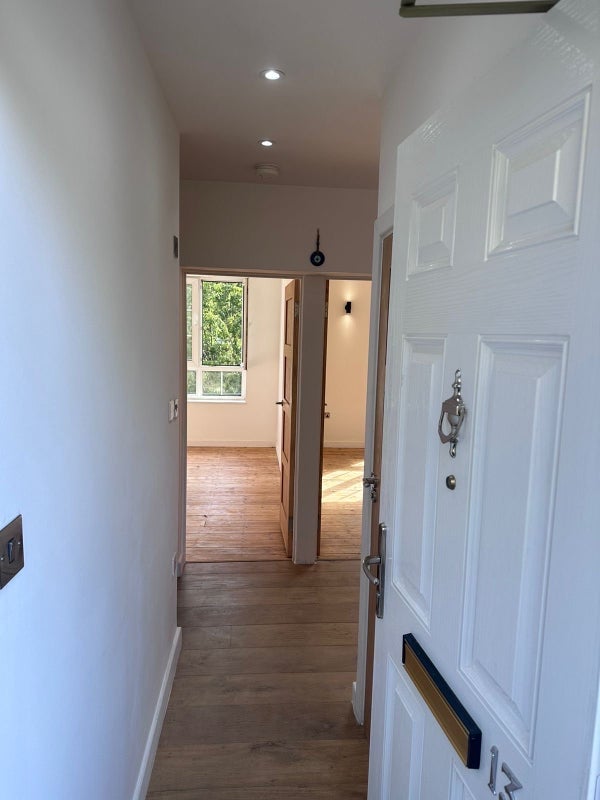 Room Prusom Street in Greater London