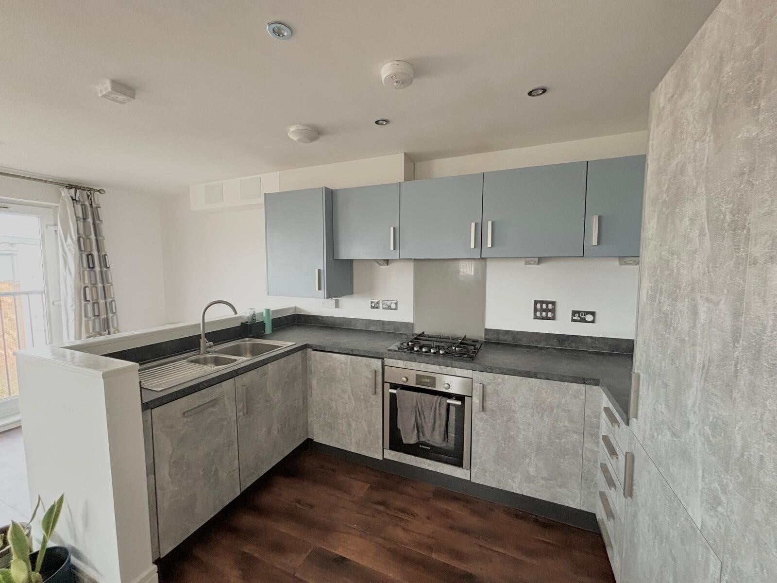 Flat Bowling Green Close in Milton Keynes
