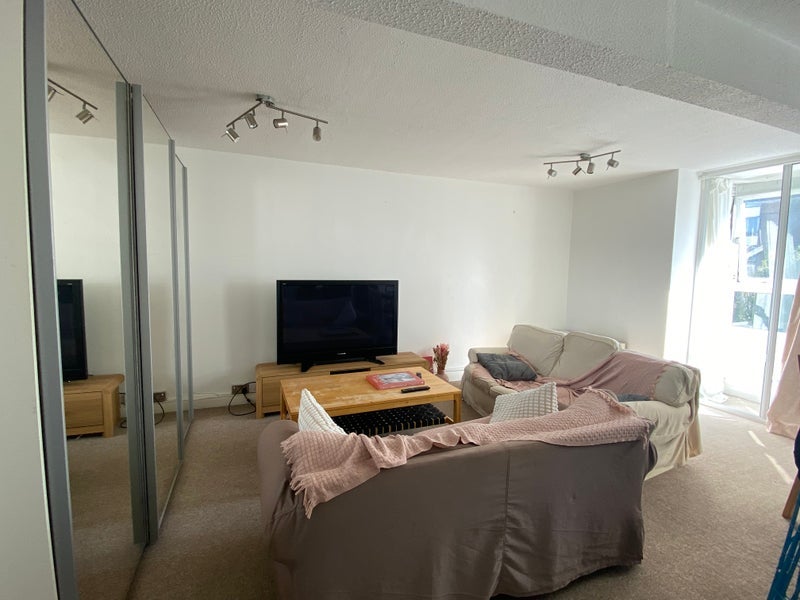 Room Sullivan Close in Greater London