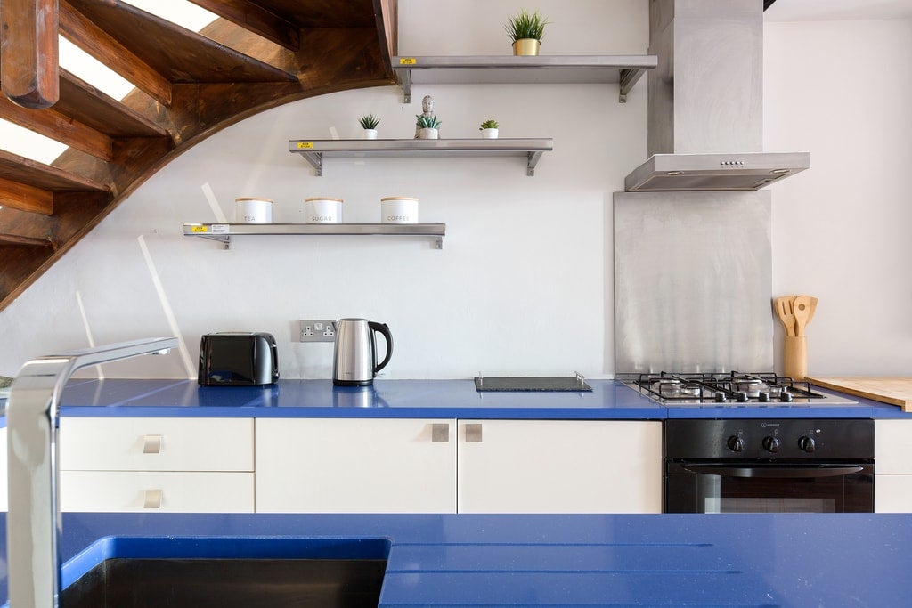 Flat Rivington Street in Greater London