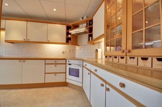 House Ravenswood Crescent in Greater London