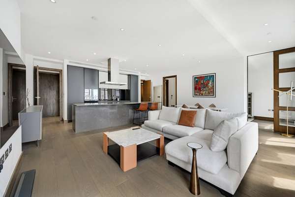 Flat Hanway Street in City of Westminster