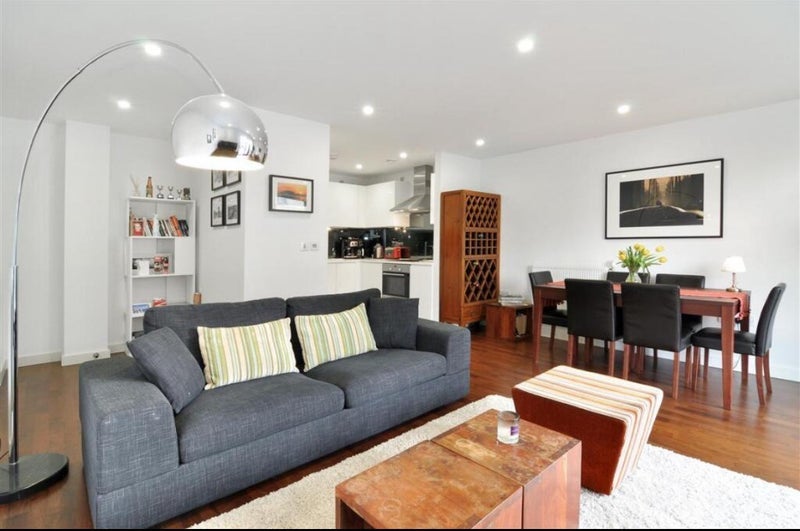 Flat Richmond Road in Greater London