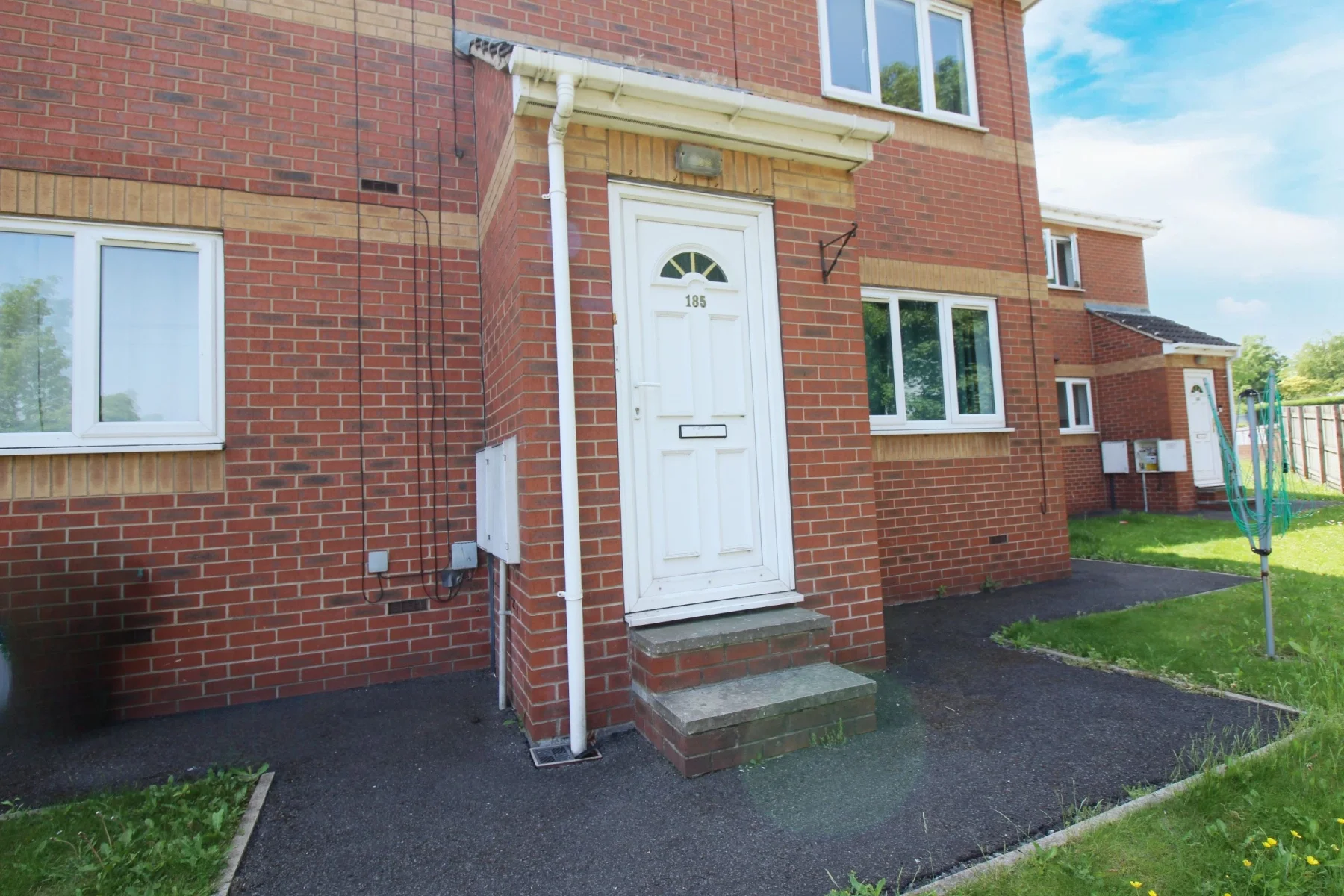 Flat Kimberworth Road in Rotherham