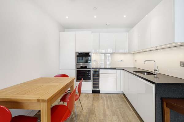 Flat Wandsworth Road in Greater London