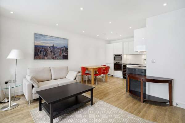 Flat Wandsworth Road in Greater London
