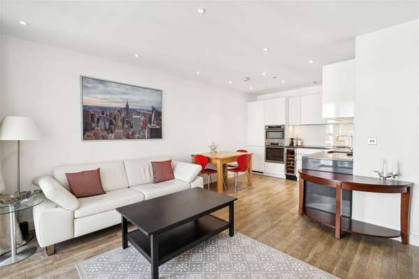 Flat Wandsworth Road in Greater London