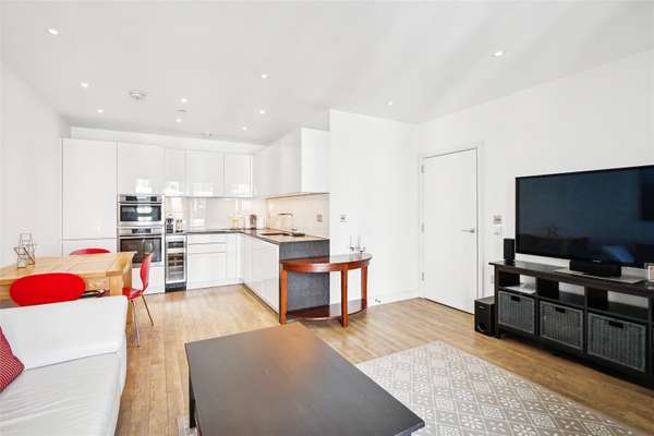 Flat Wandsworth Road in Greater London