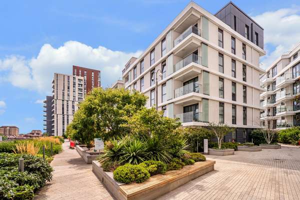 Flat Wandsworth Road in Greater London