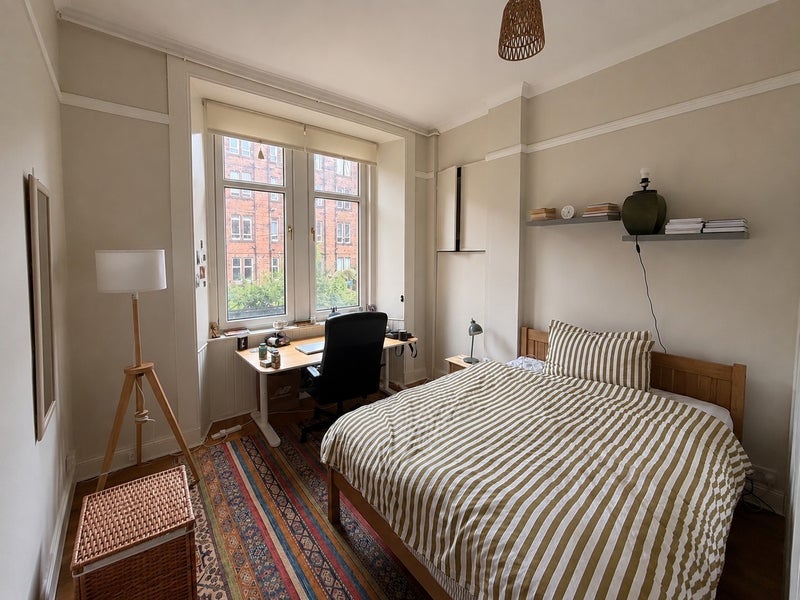Room Garrioch Crescent in Glasgow