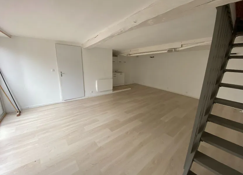 Flat Rue des Écoles de Couture in Saint-Martin-la-Pallu