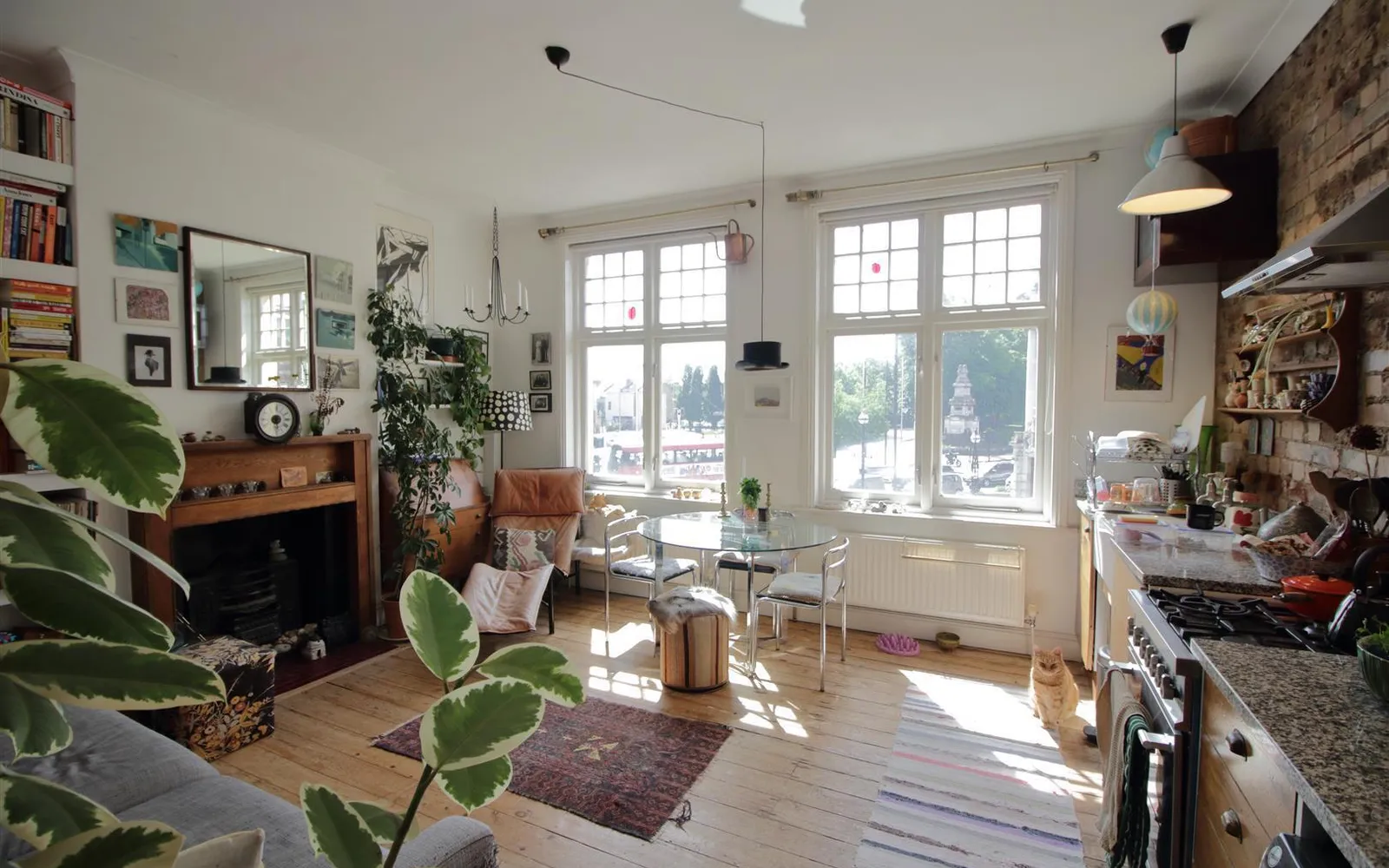 Flat Acre Lane in Greater London