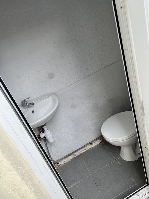 Room Charlemont Road in Greater London