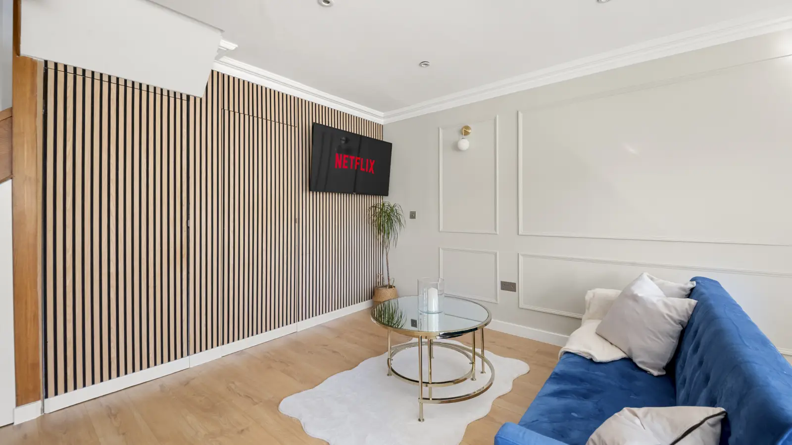 Flat Bourne Avenue in Greater London