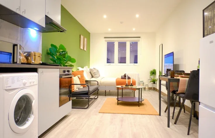 Flat The Ridgeway in Greater London