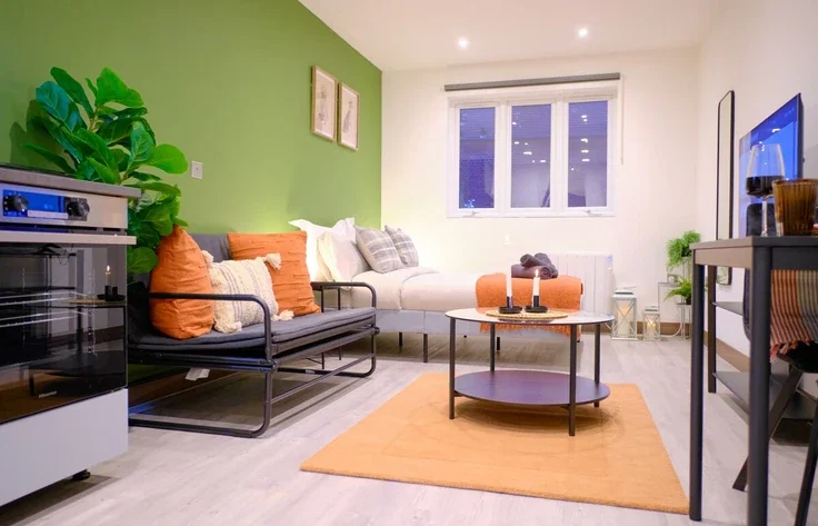 Flat The Ridgeway in Greater London