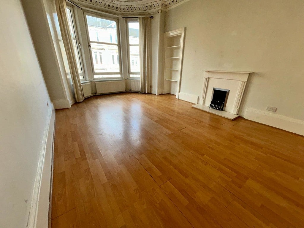 Flat Garthland Drive in Glasgow