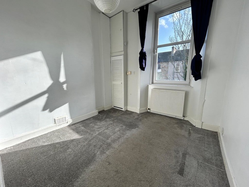 Flat Garthland Drive in Glasgow
