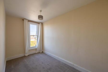 Flat Enborne Road in Newbury