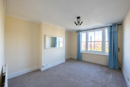 Flat Enborne Road in Newbury