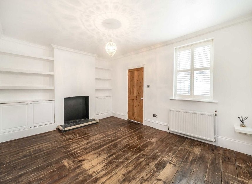 House Puller Road in Greater London
